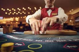 Tampilan kartu dan area taruhan di meja Caribbean Stud Poker soho slot